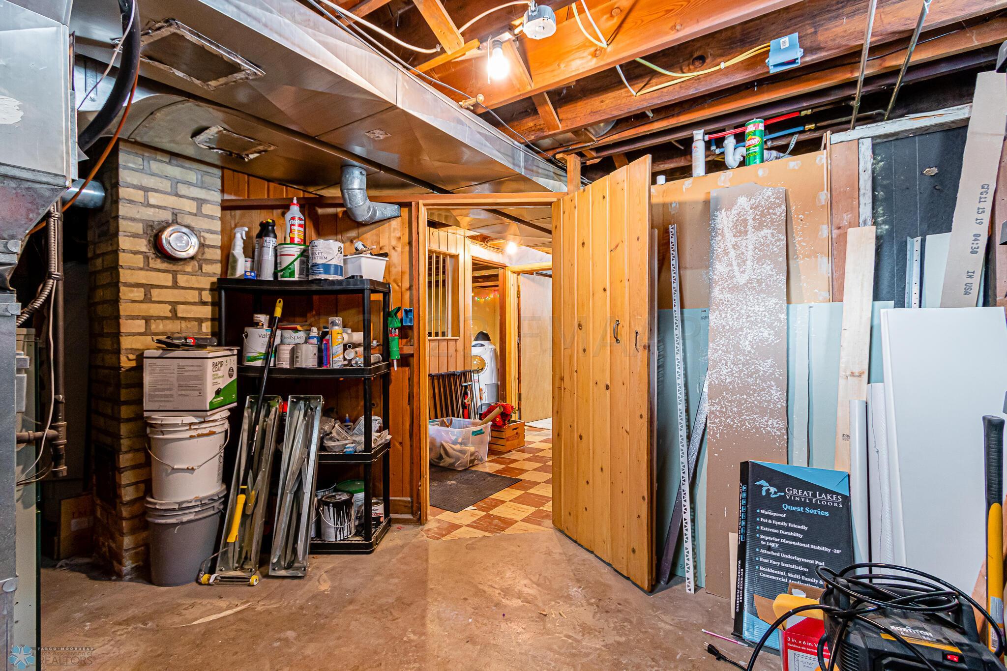 208 15th St S, Moorhead, MN 56560-15