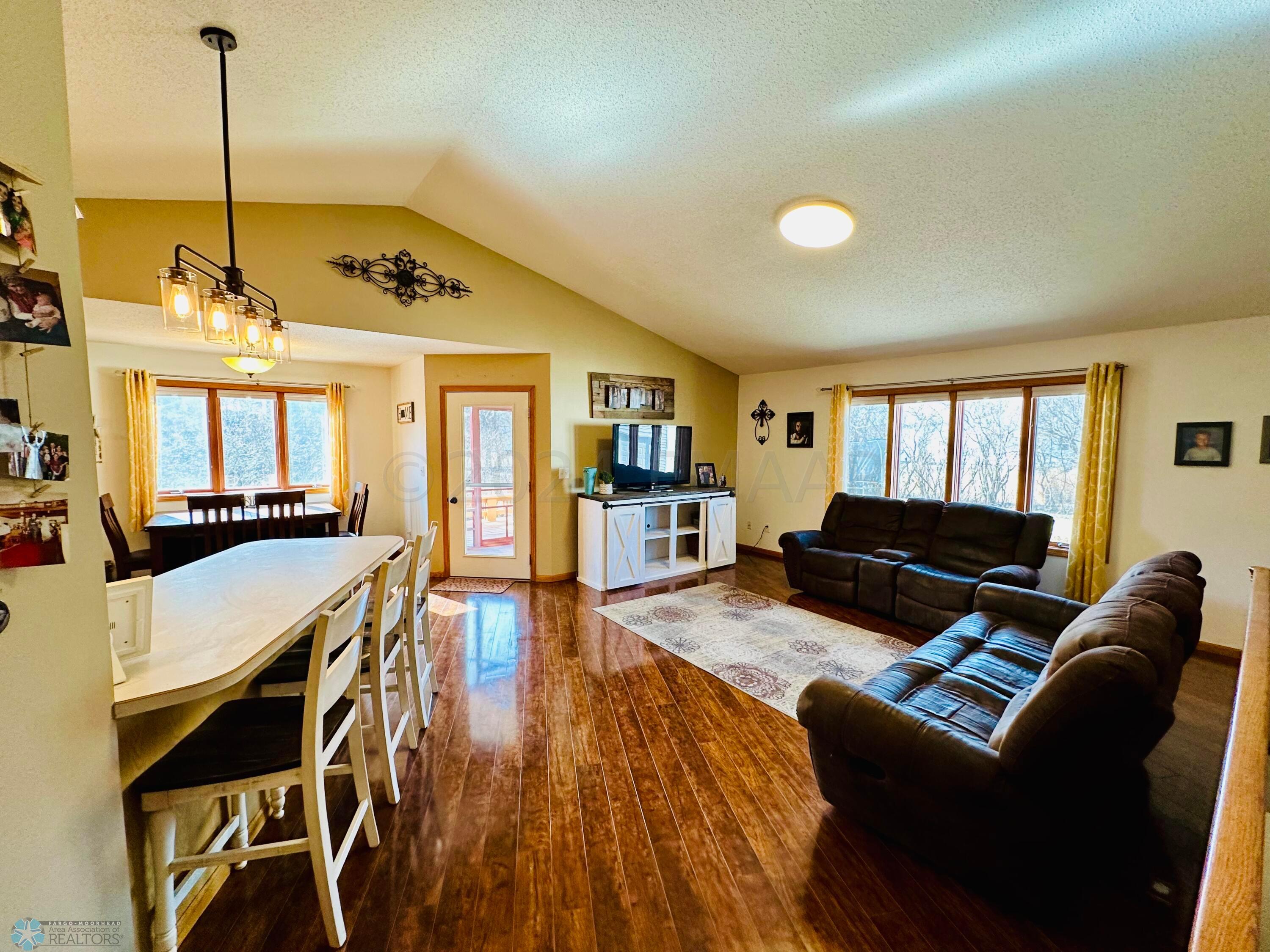 12. Living room 2