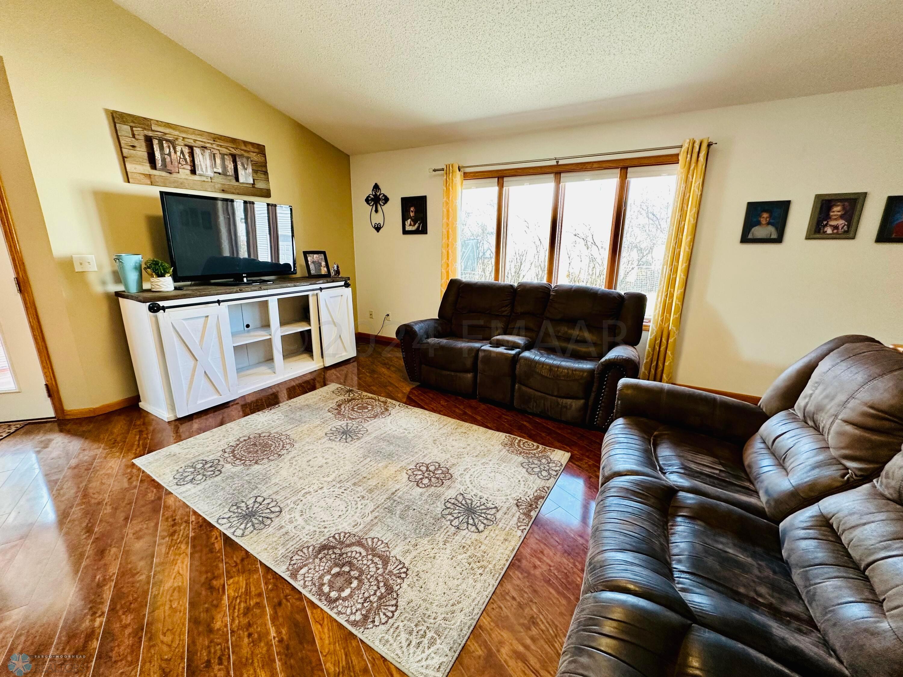 12.1 Living room 3