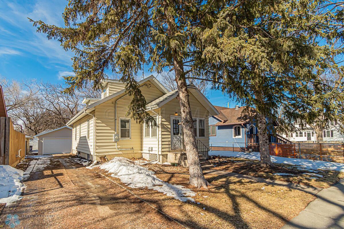 Property photo for 1007 14 Street S, Fargo, ND 58103