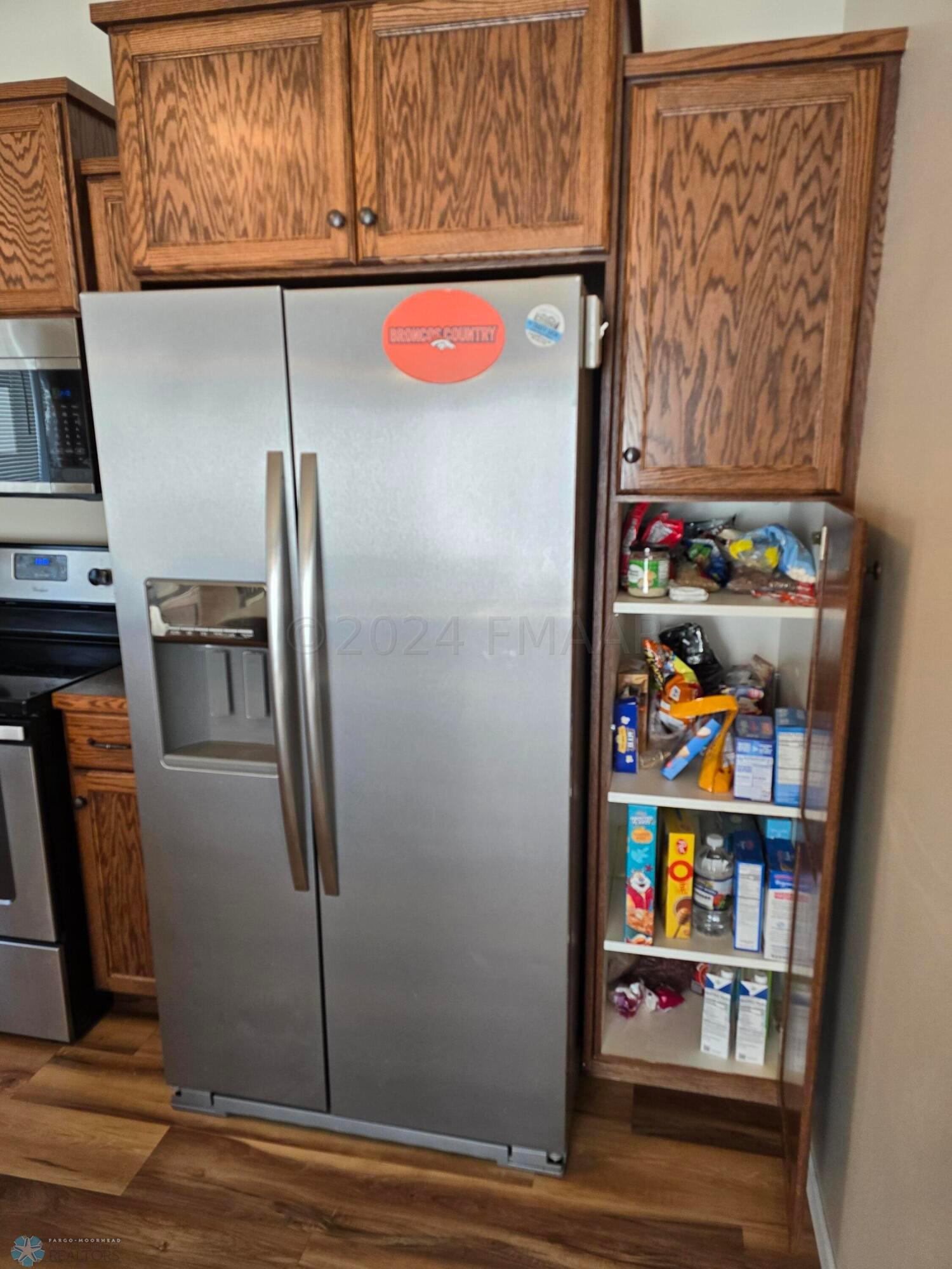 Fridge + Pantry