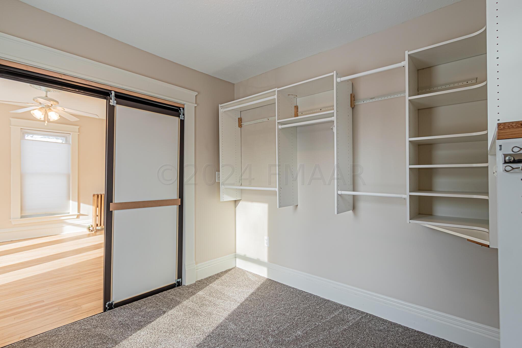 353 Ninth Ave S, Fargo, ND 58103-43