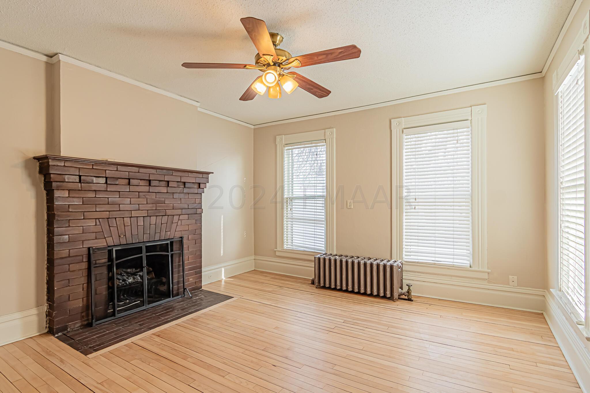 353 Ninth Ave S, Fargo, ND 58103-58