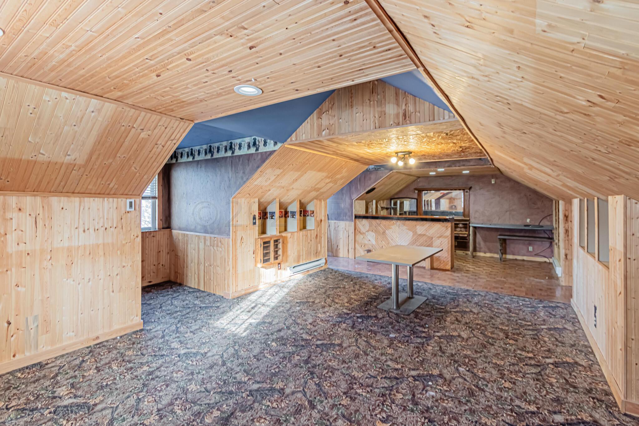 353 Ninth Ave S, Fargo, ND 58103-13