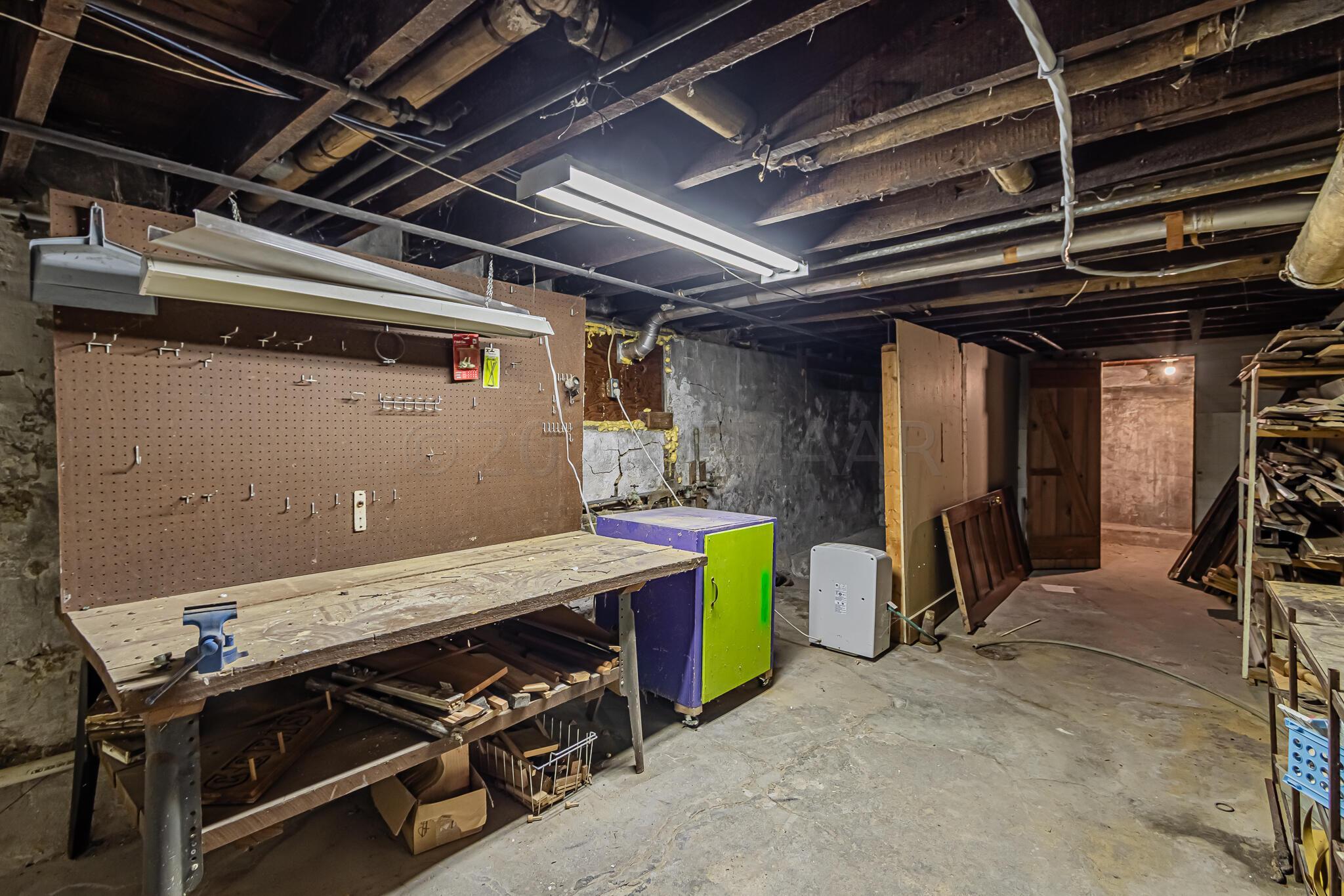 353 Ninth Ave S, Fargo, ND 58103-67