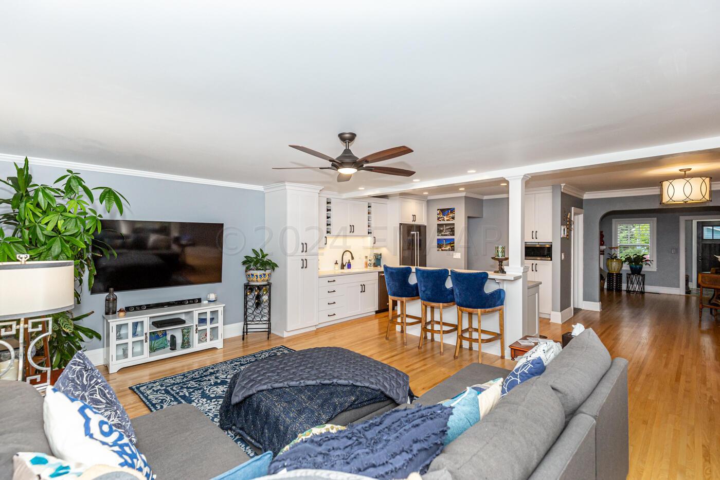 Home (30)