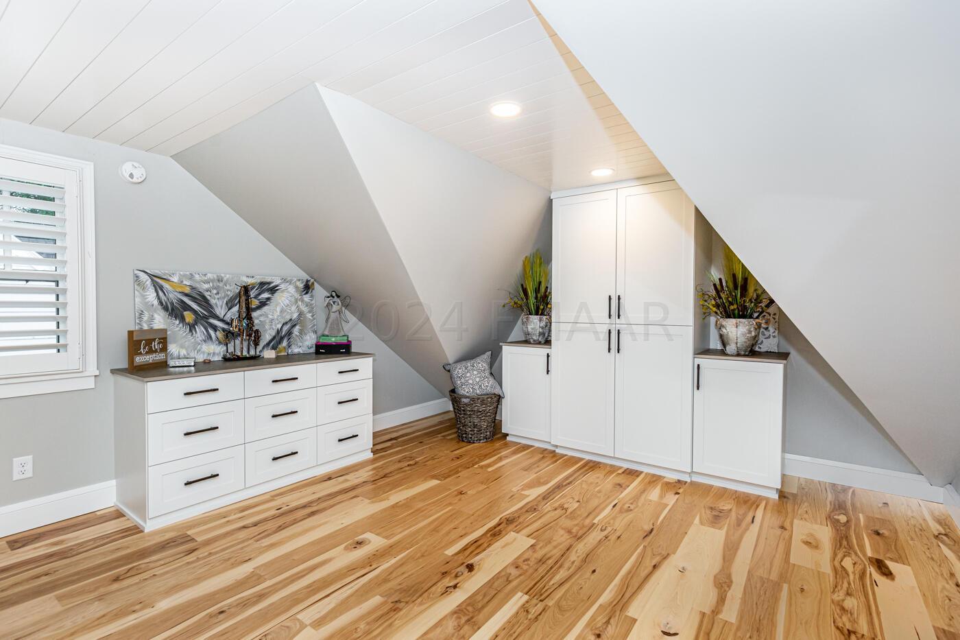 Home (49)