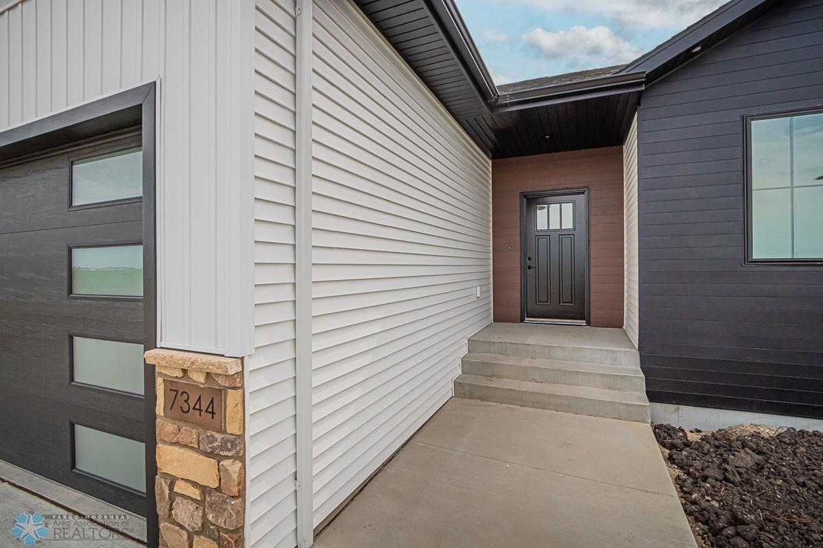7344 30th St S, Fargo, ND-03.jpg
