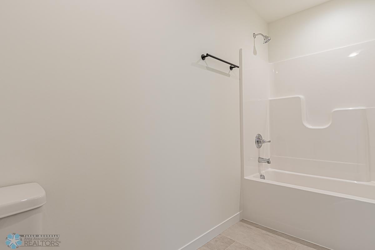 7344 30th St S, Fargo, ND-37.jpg