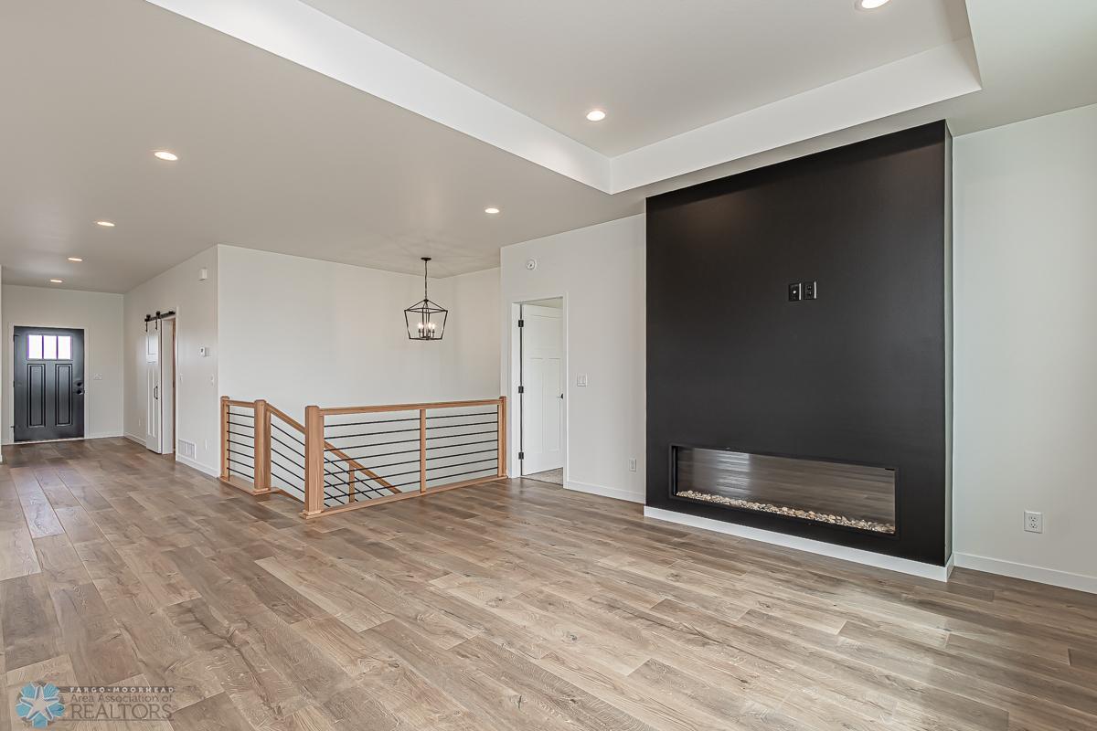 7344 30th St S, Fargo, ND-17.jpg