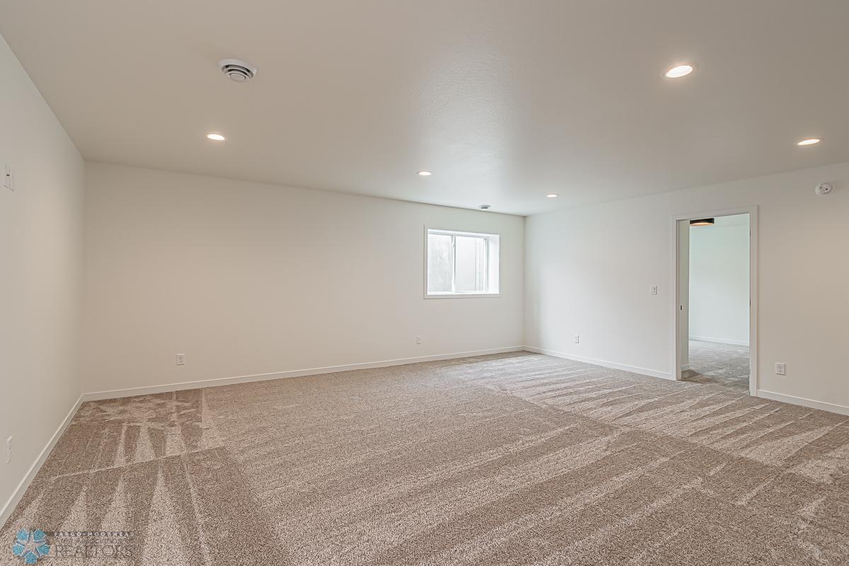 7344 30th St S, Fargo, ND-29.jpg