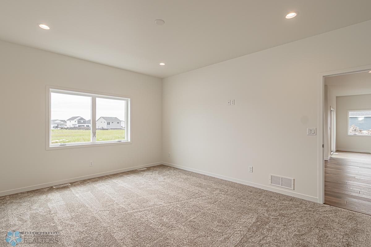 7344 30th St S, Fargo, ND-23.jpg