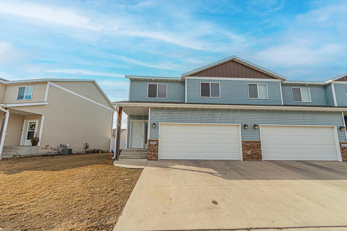 4233 51st St S Fargo, ND-34