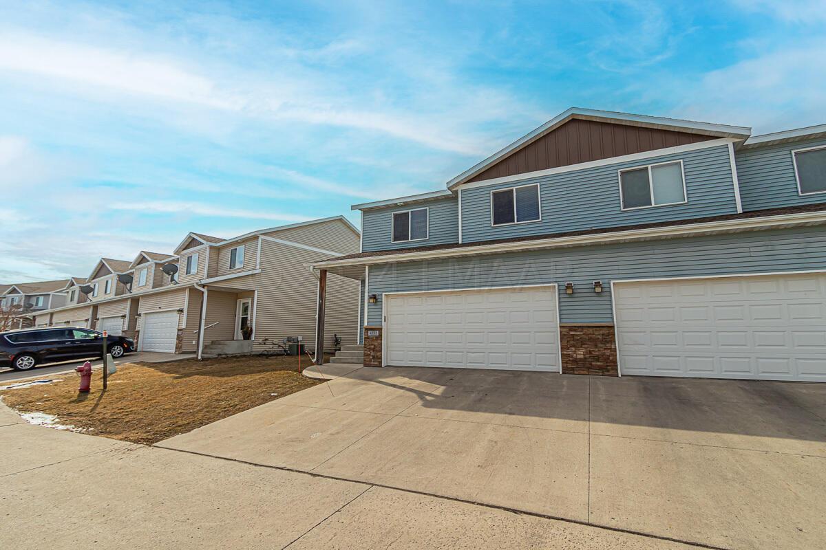 4233 51st St S Fargo, ND-35