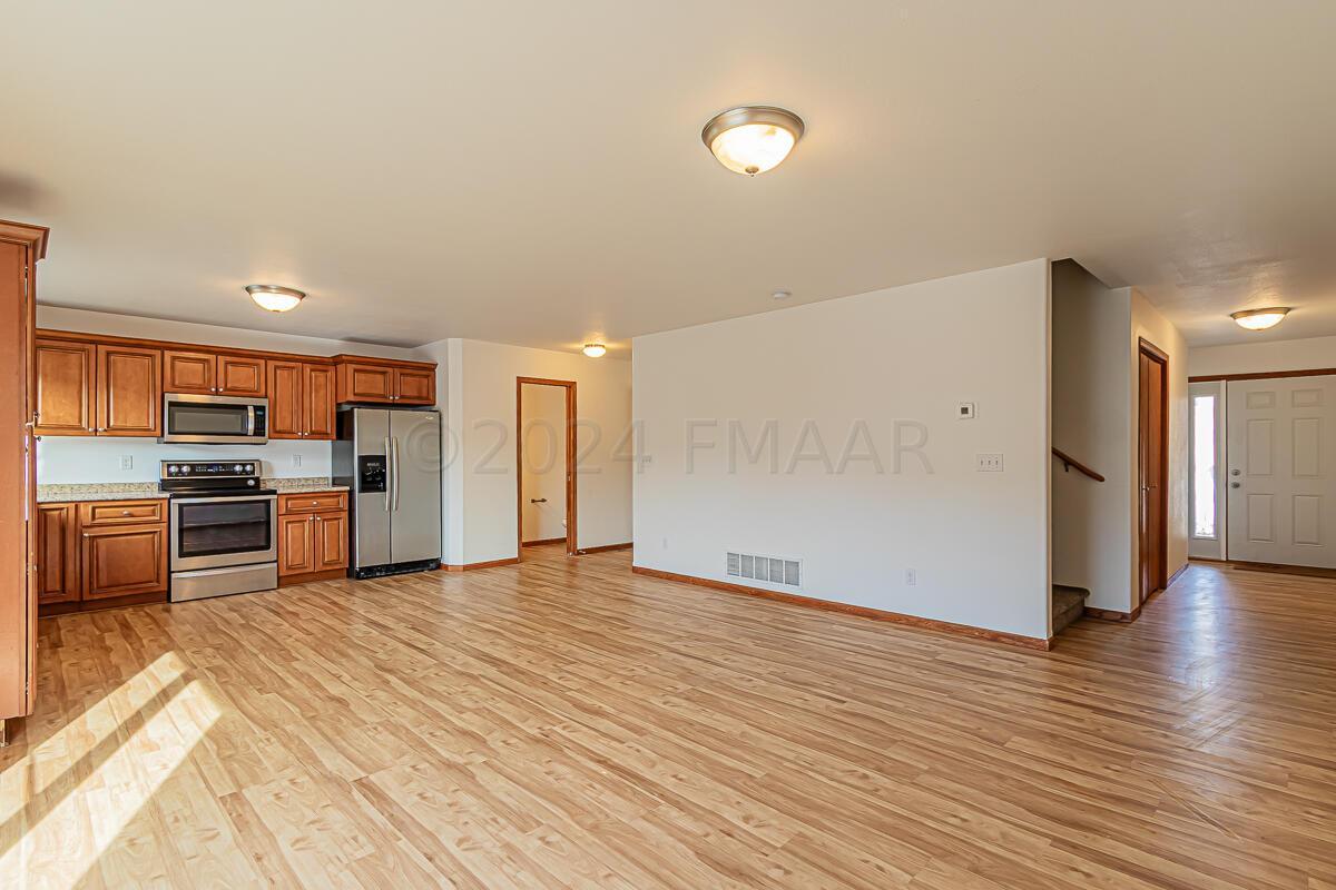 4233 51st St S Fargo, ND-30
