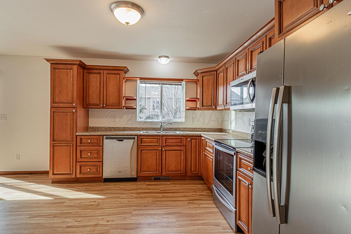4233 51st St S Fargo, ND-25