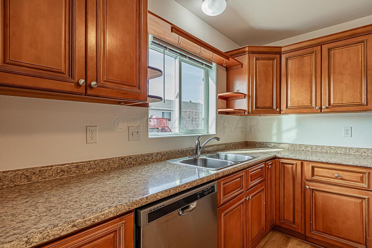4233 51st St S Fargo, ND-27
