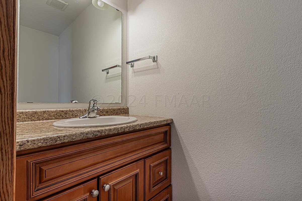 4233 51st St S Fargo, ND-23