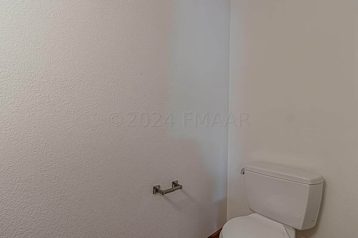 4233 51st St S Fargo, ND-24