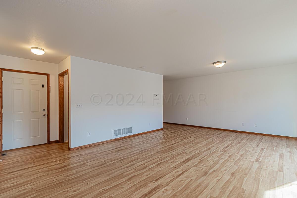 4233 51st St S Fargo, ND-29