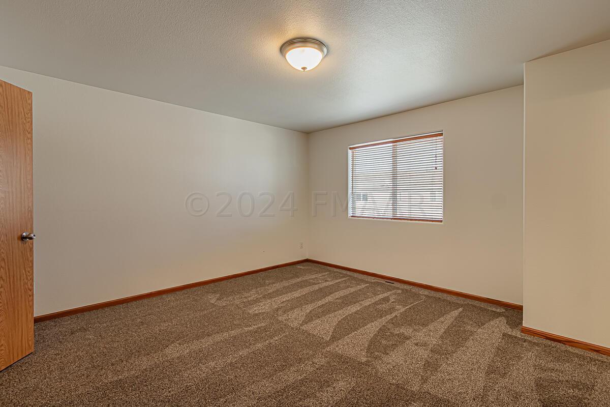 4233 51st St S Fargo, ND-01