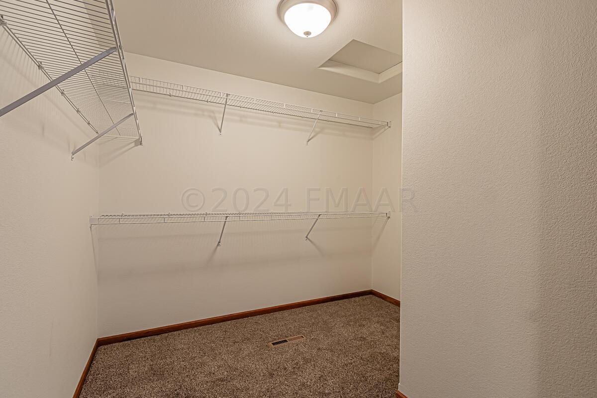 4233 51st St S Fargo, ND-04