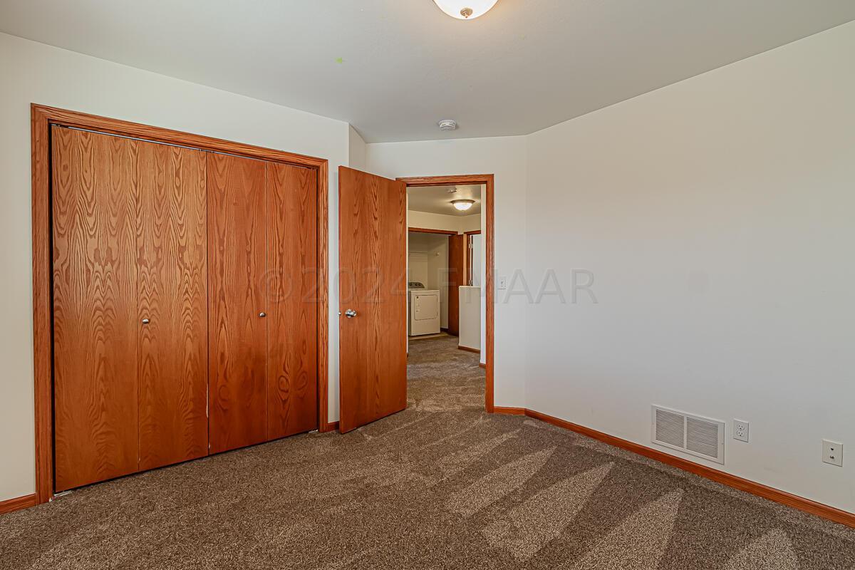 4233 51st St S Fargo, ND-10
