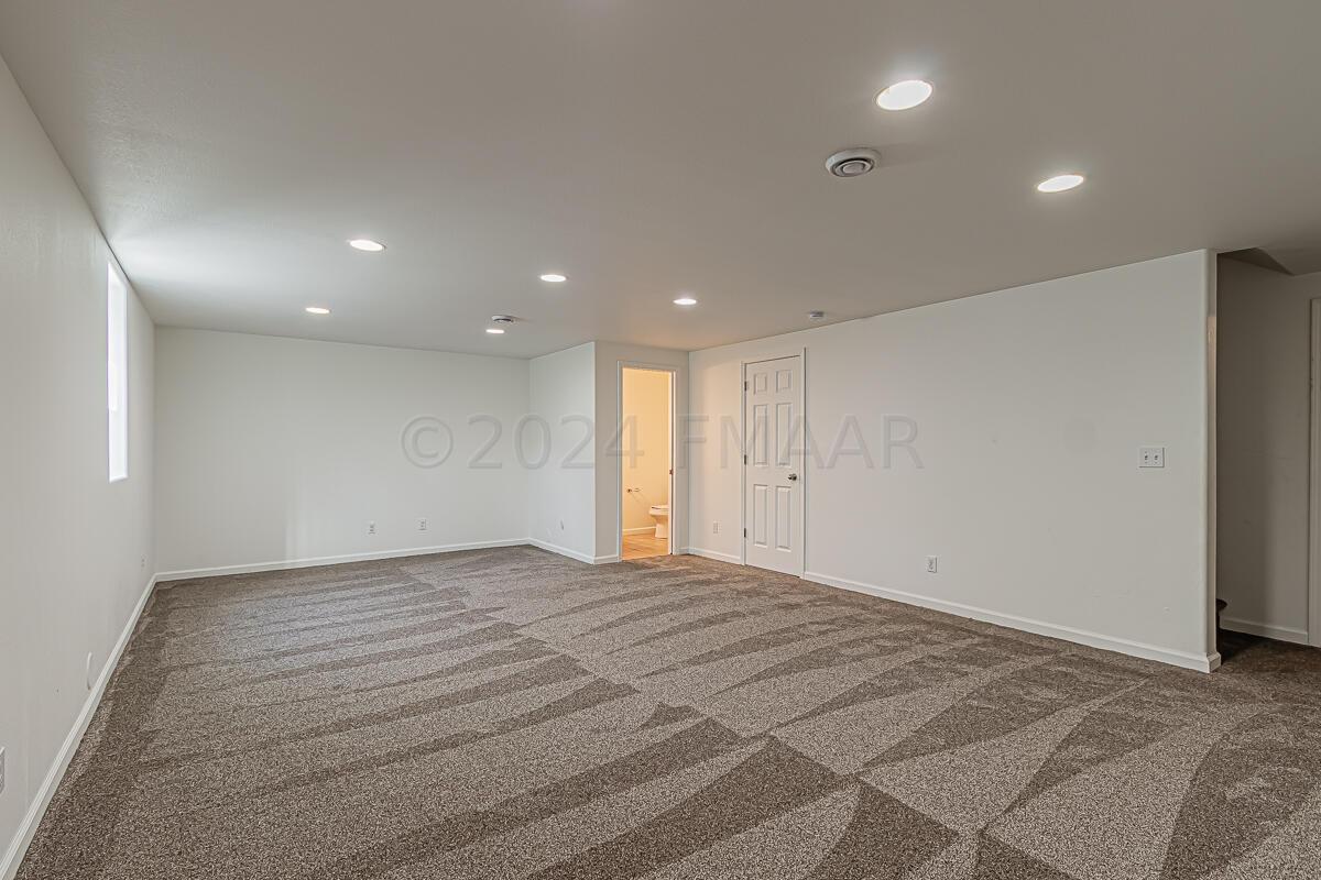4233 51st St S Fargo, ND-15