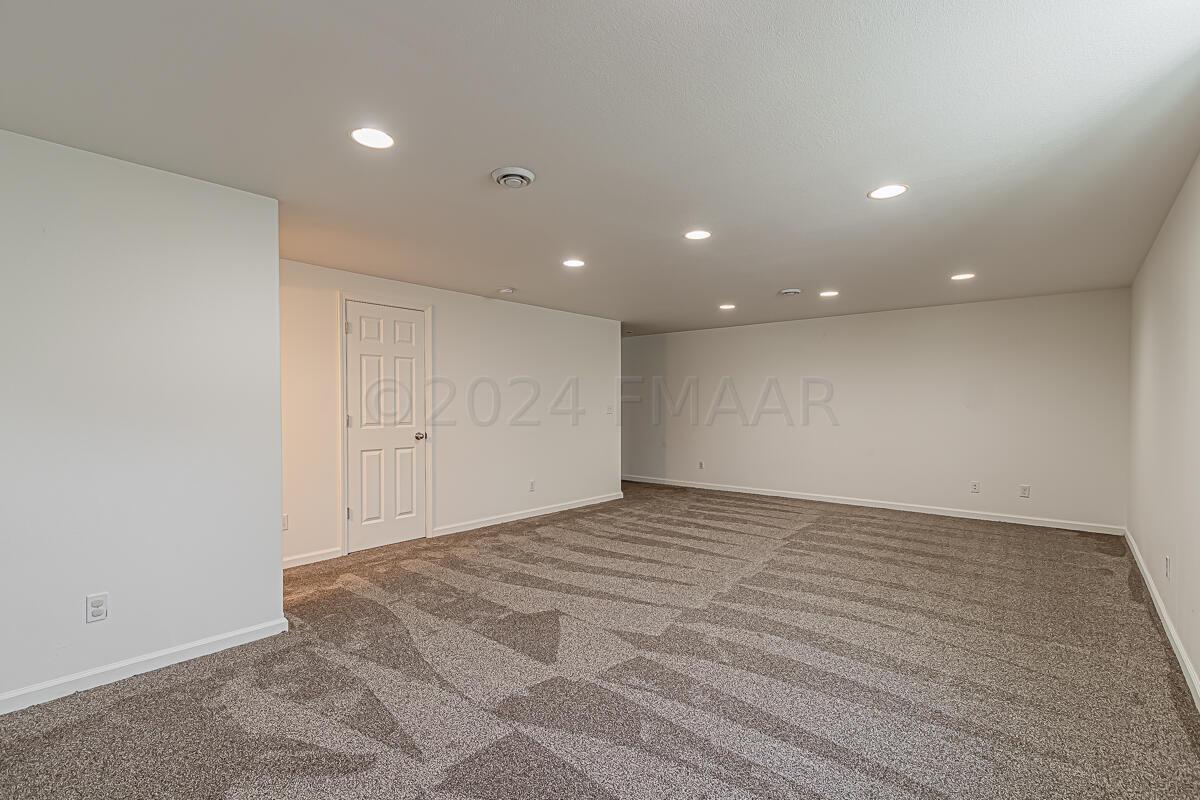 4233 51st St S Fargo, ND-16
