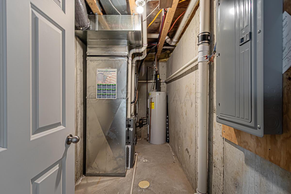 4233 51st St S Fargo, ND-13