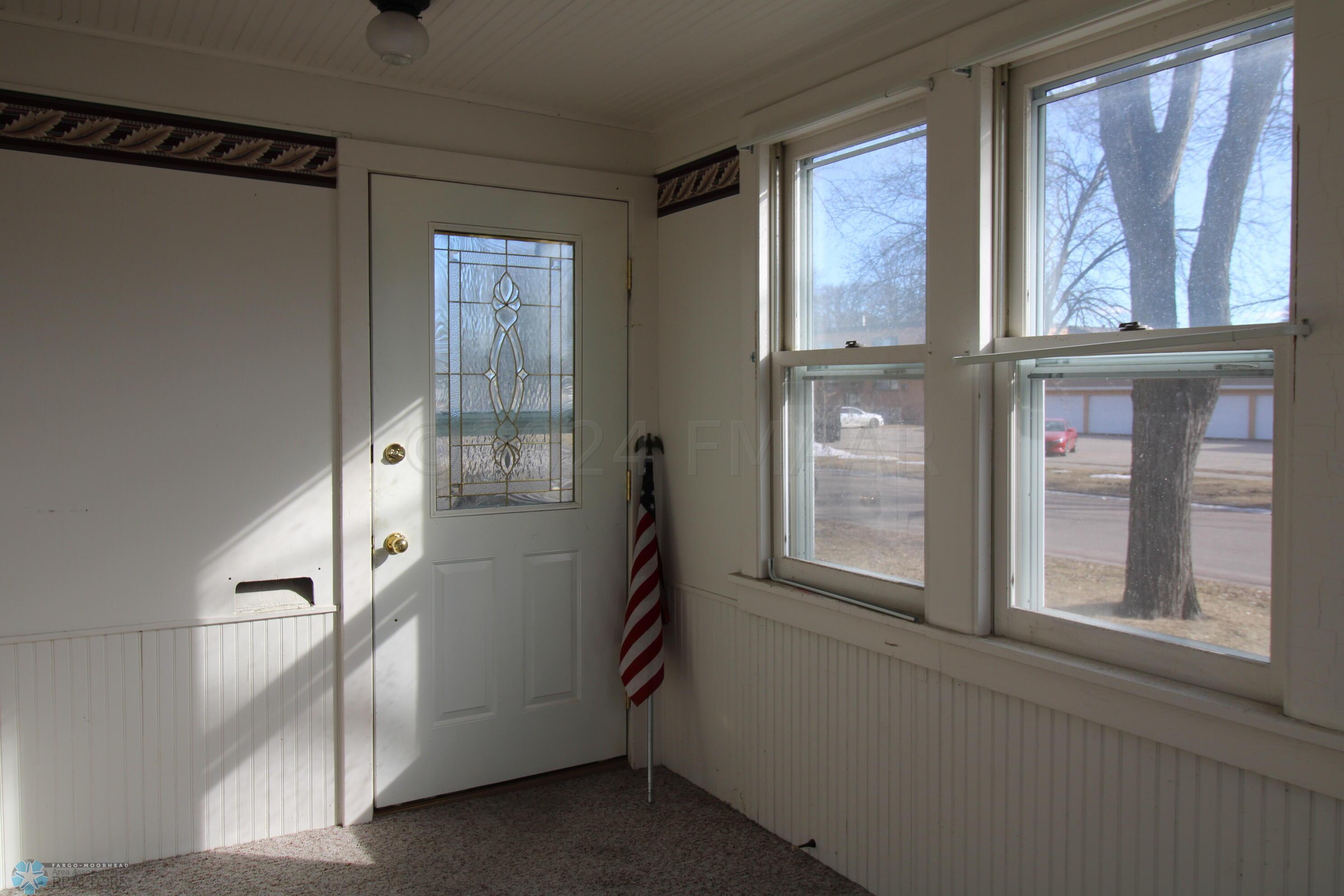 3 Season Porch/Front Entrance
