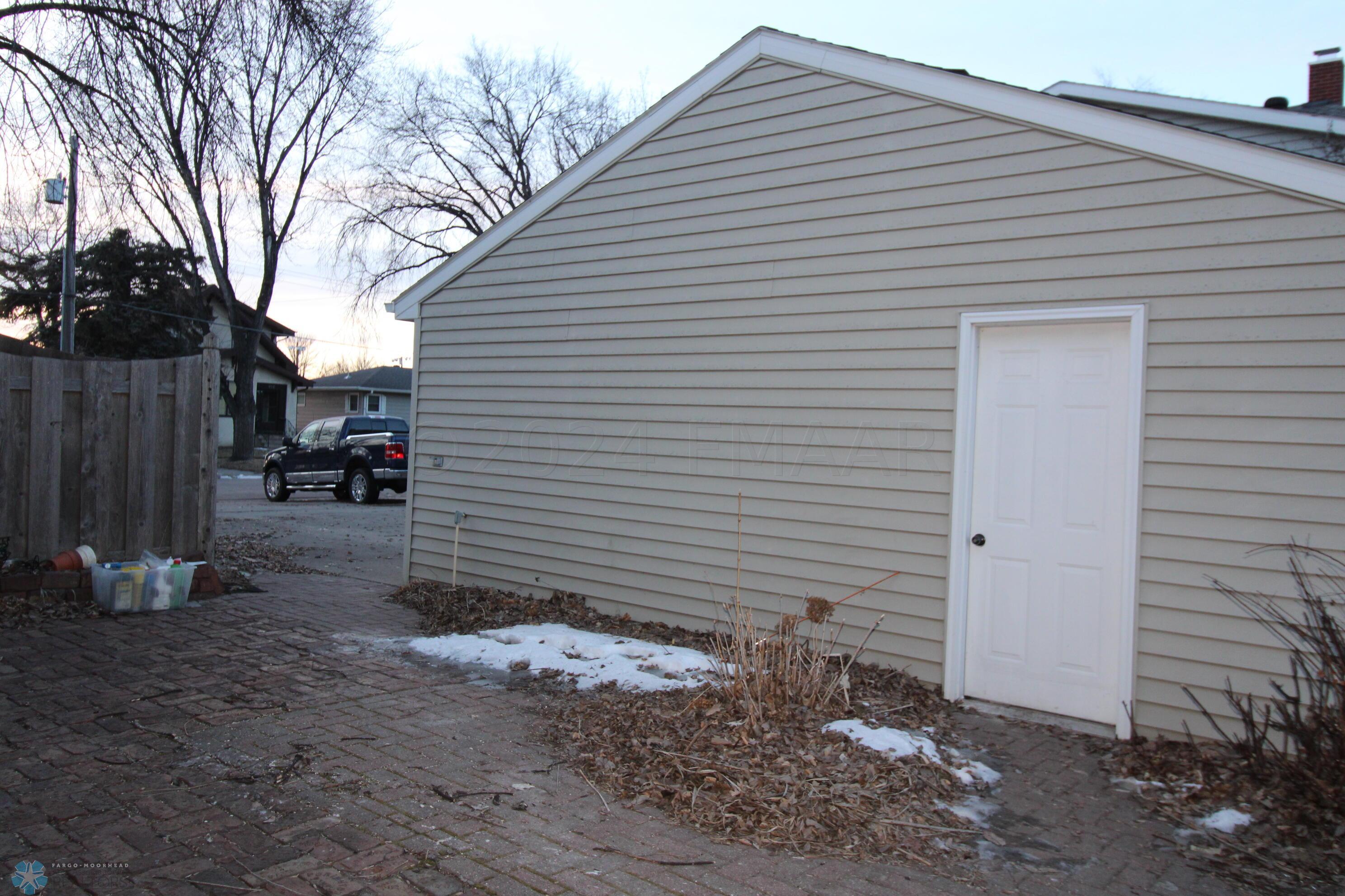 Patio to Detached Garage