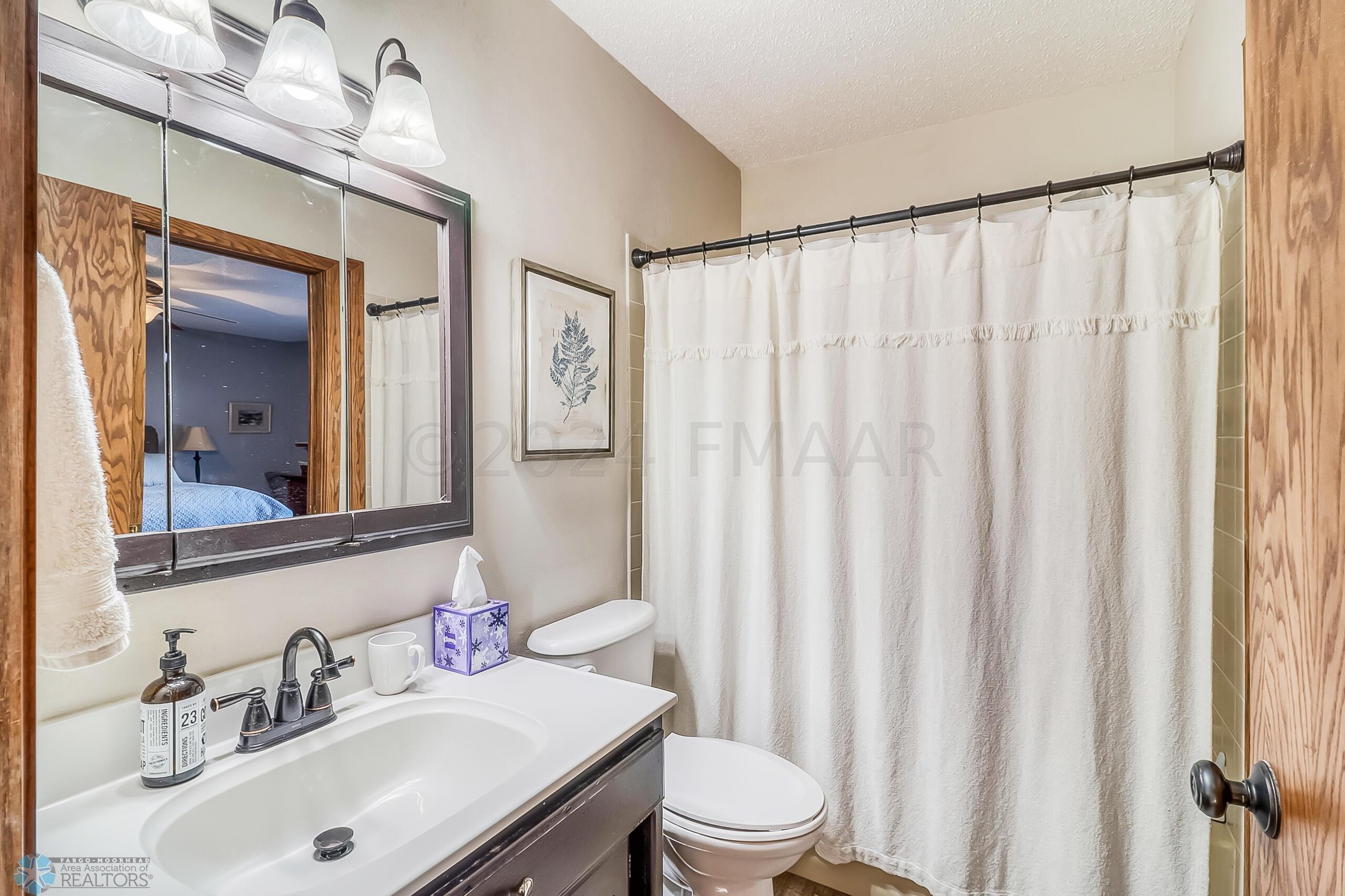 Upstairs Bathroom1_0