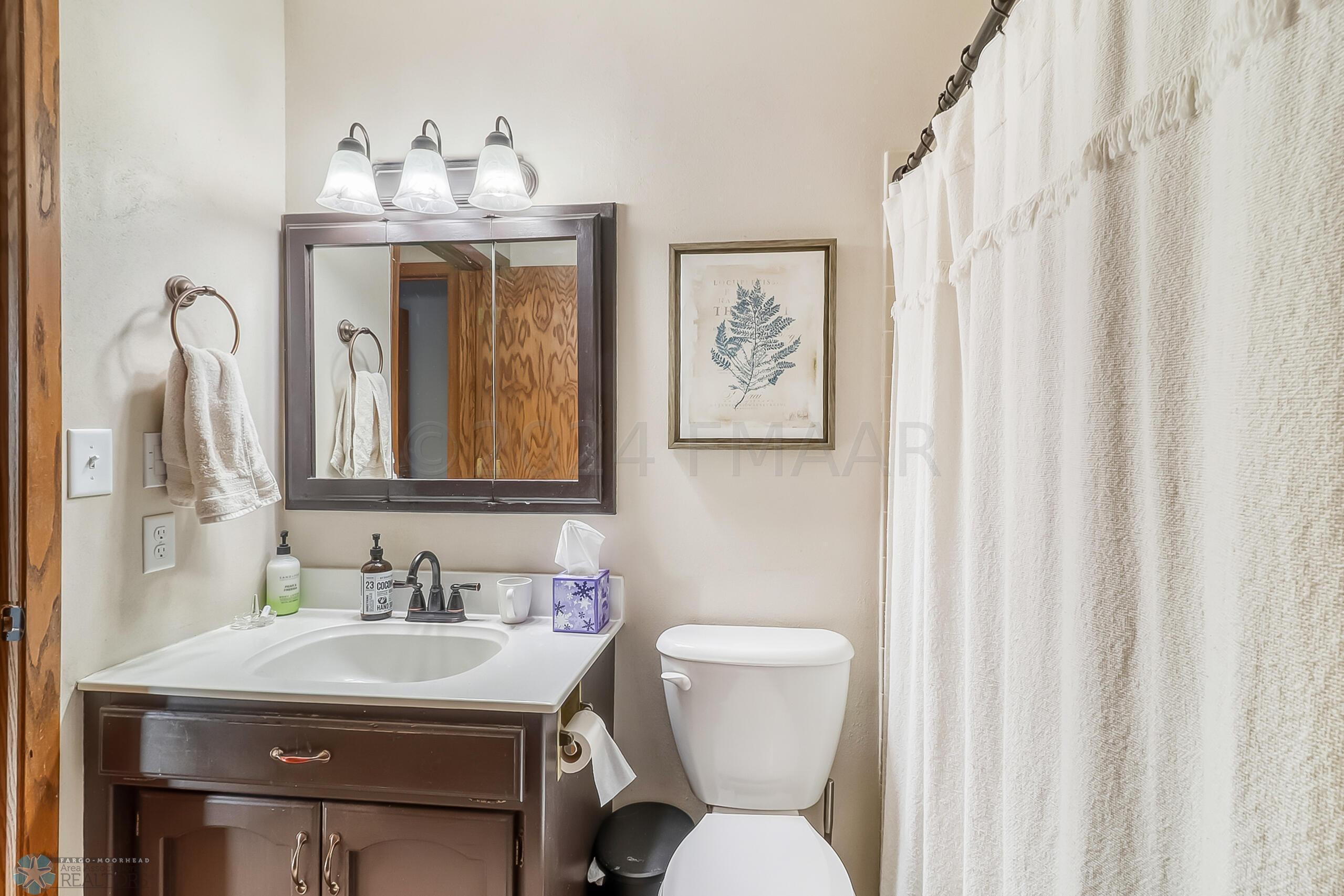 Upstairs Bathroom1_1