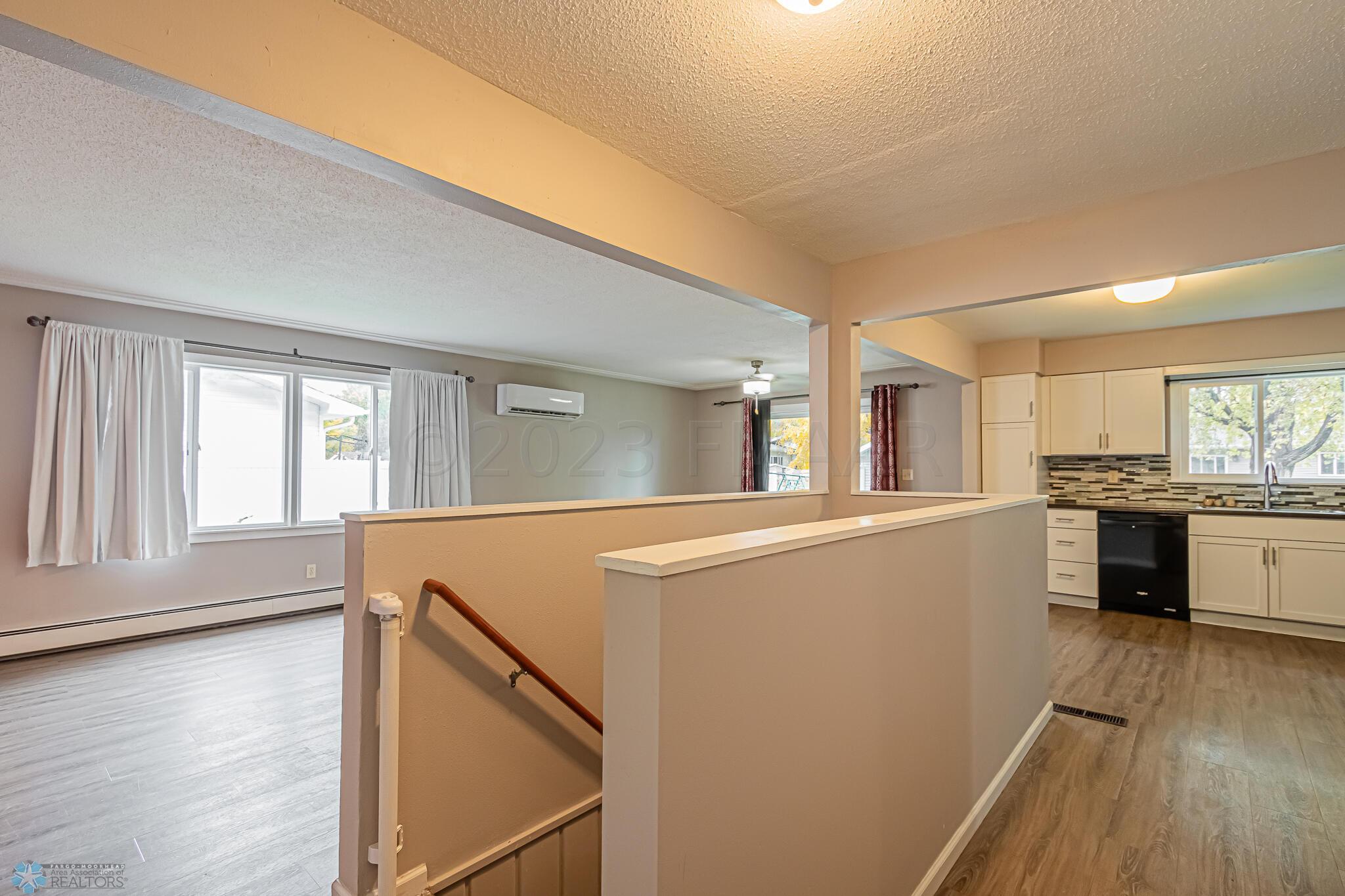 213 FOREST Avenue N, Fargo, ND 58102-03
