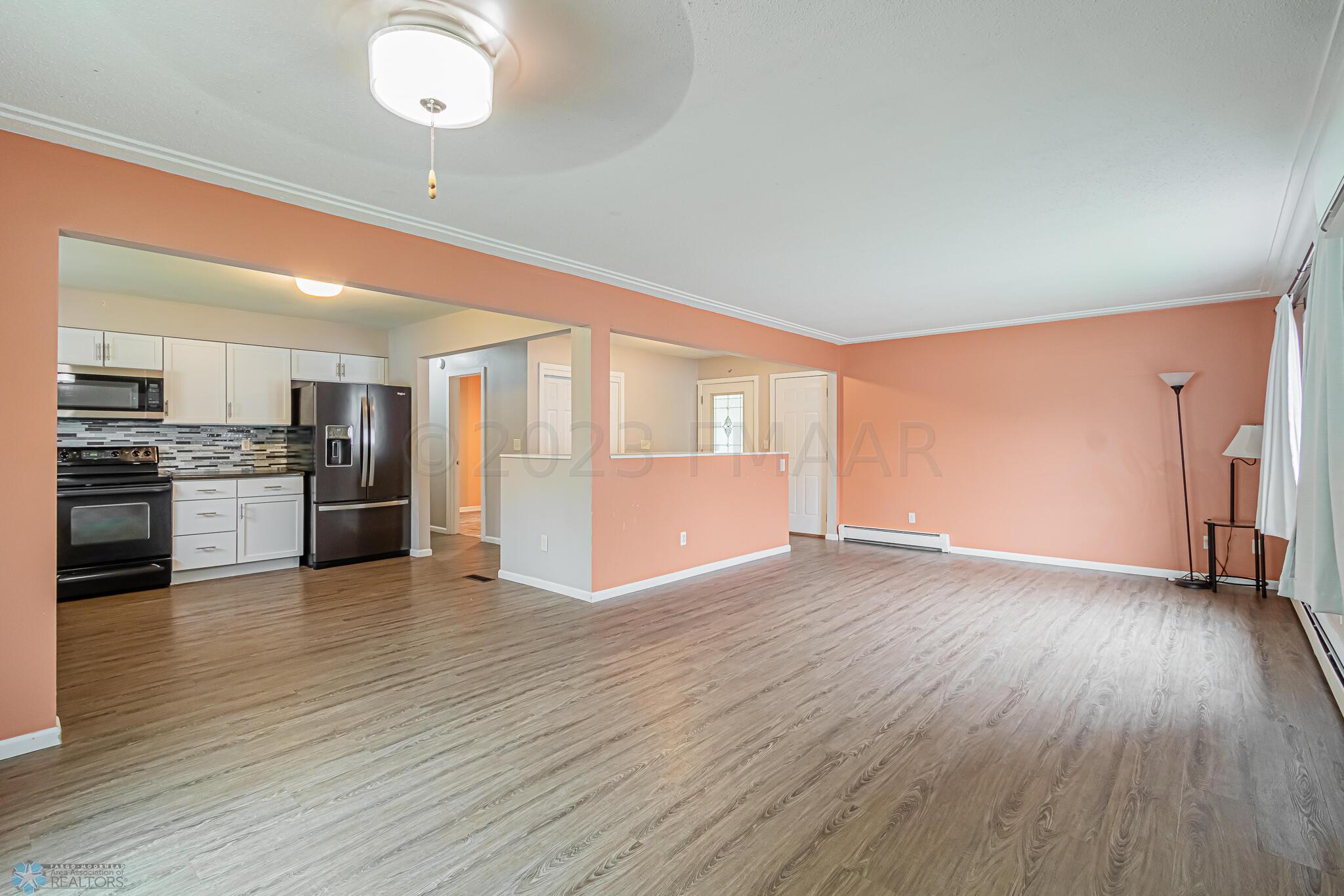 213 FOREST Avenue N, Fargo, ND 58102-05