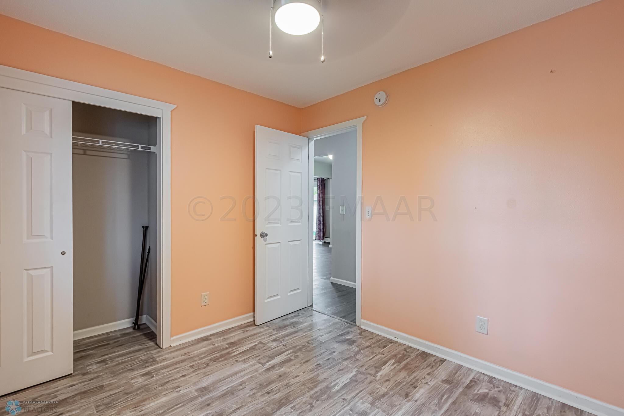 213 FOREST Avenue N, Fargo, ND 58102-12