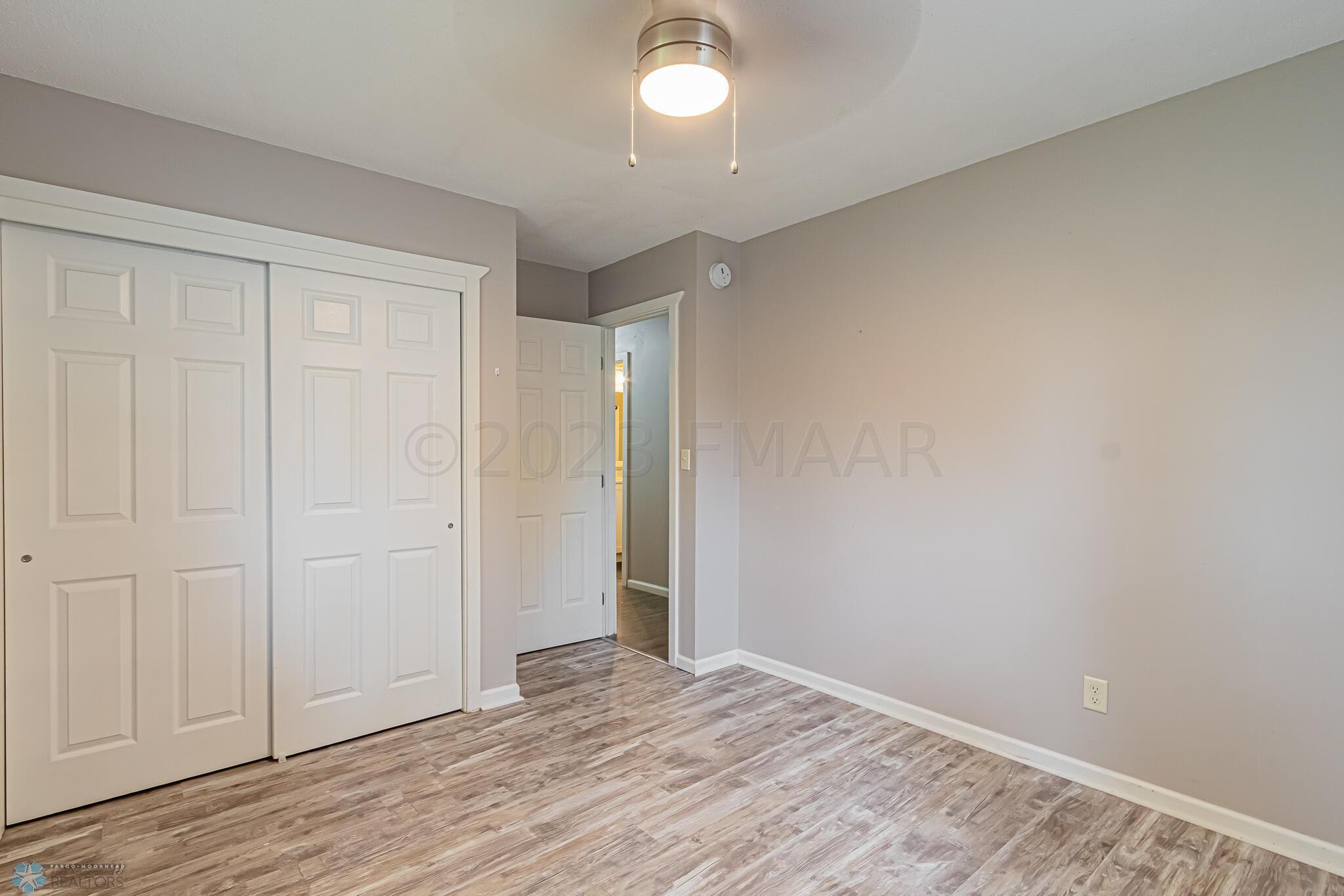 213 FOREST Avenue N, Fargo, ND 58102-14