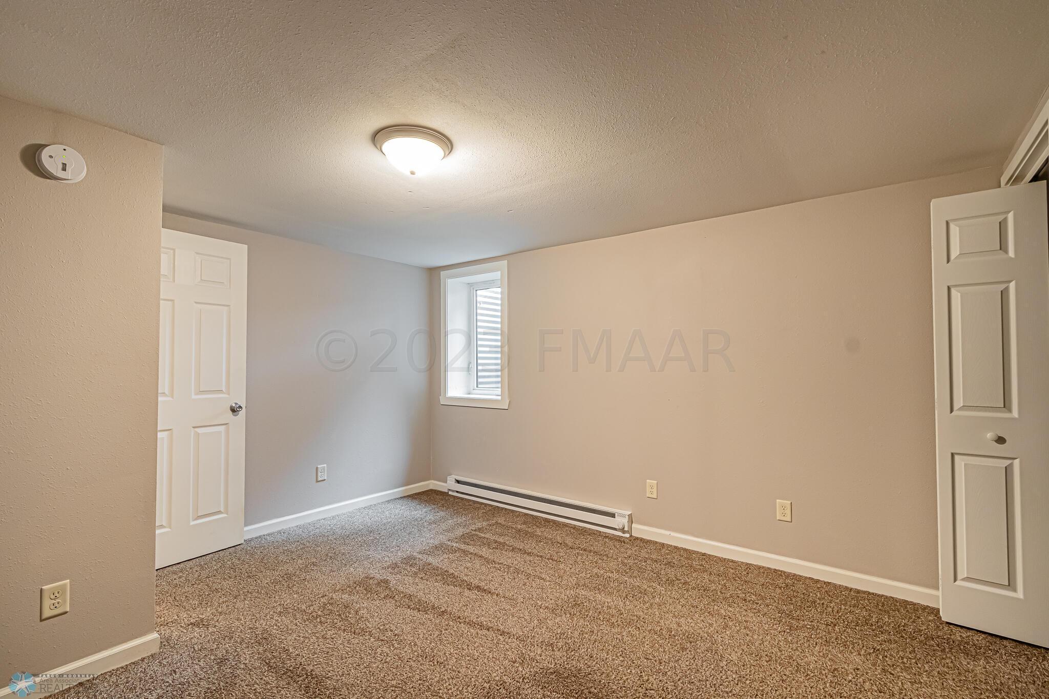 213 FOREST Avenue N, Fargo, ND 58102-29