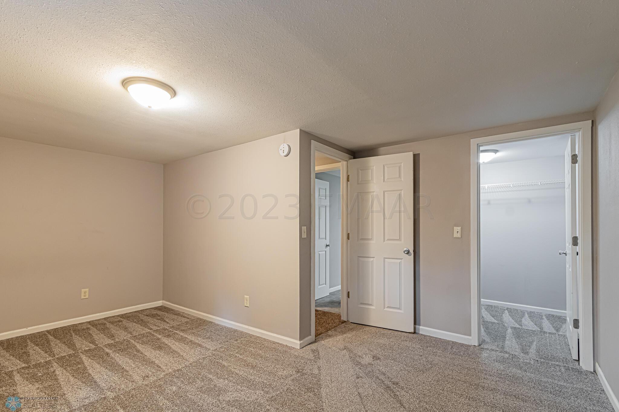 213 FOREST Avenue N, Fargo, ND 58102-31