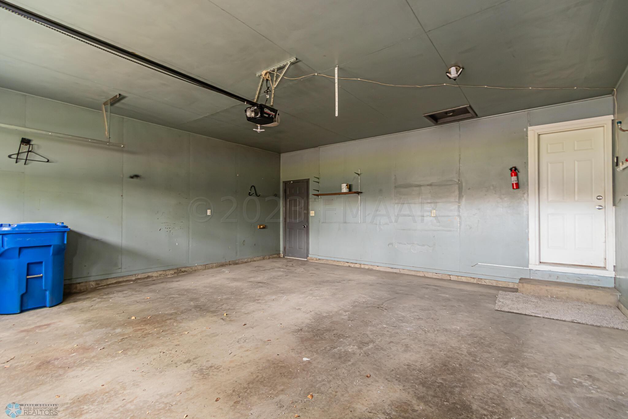 213 FOREST Avenue N, Fargo, ND 58102-40