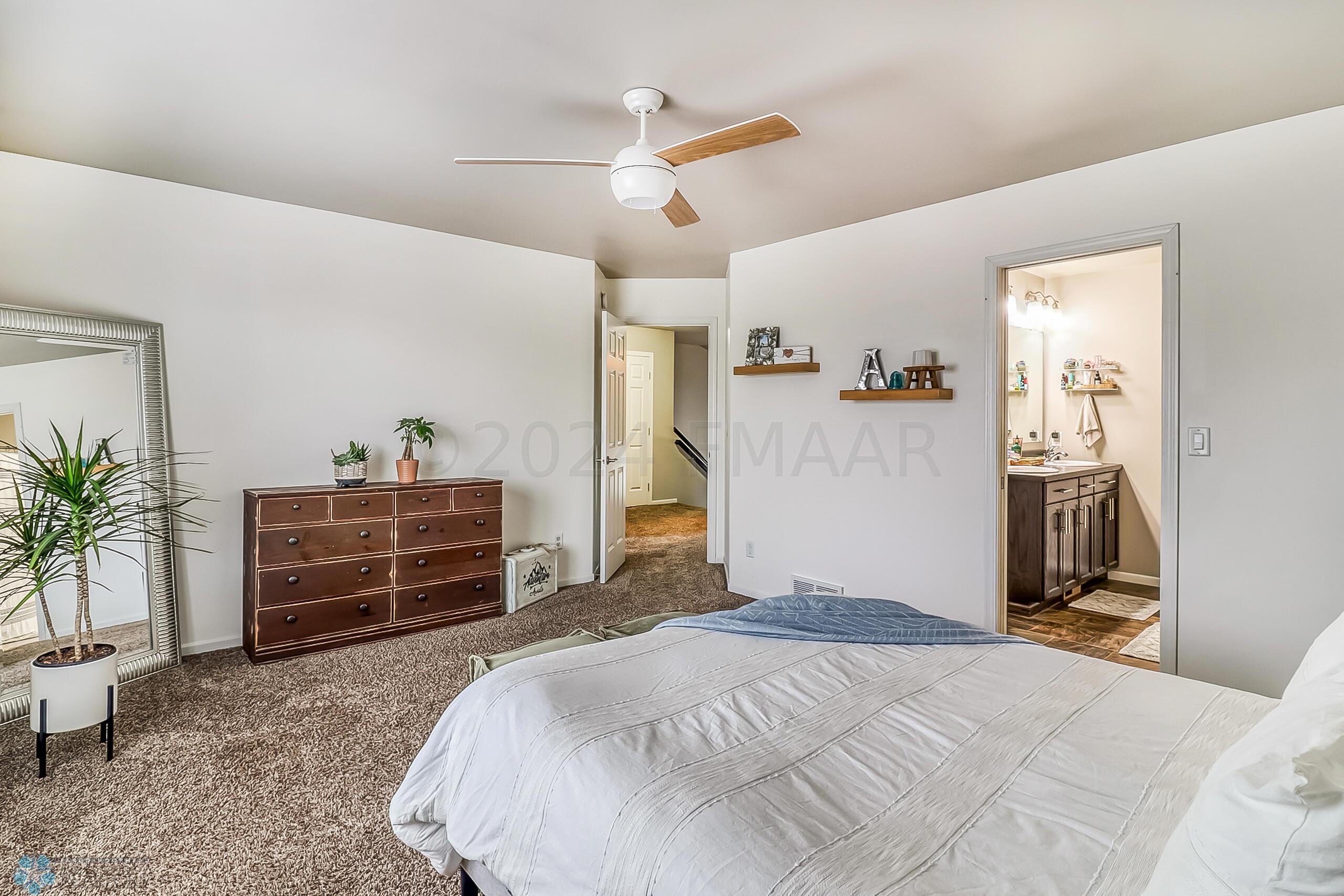 31Primary Bedroom1_2