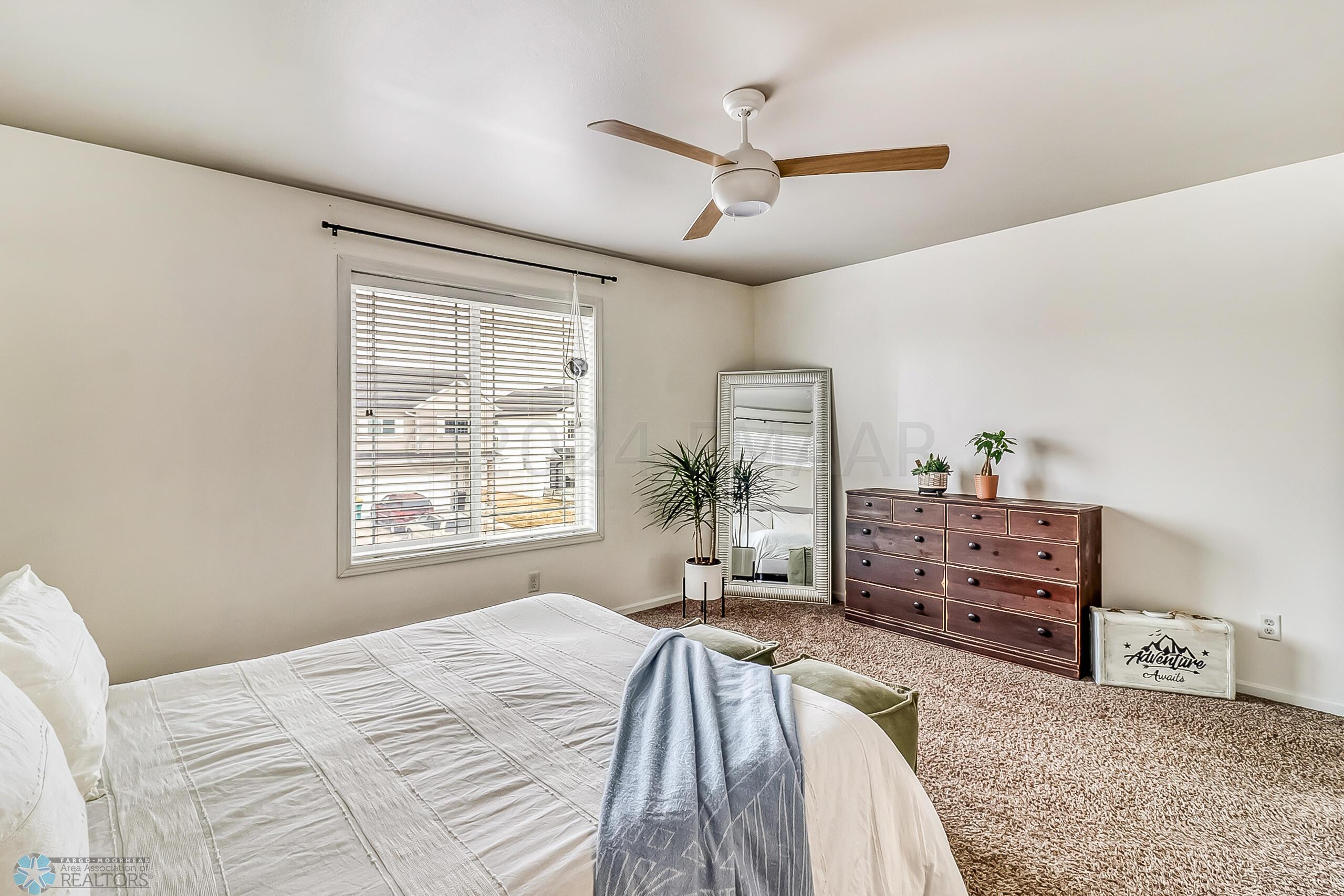 32Primary Bedroom1_3