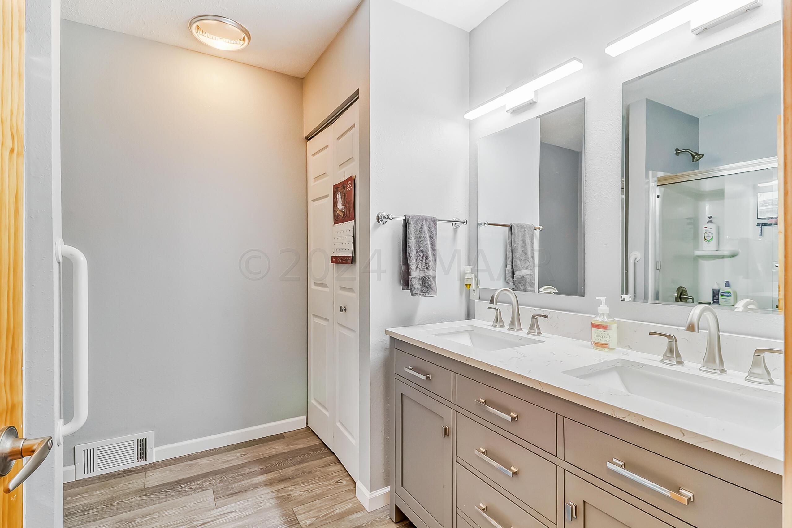Upstairs Bathroom1_1