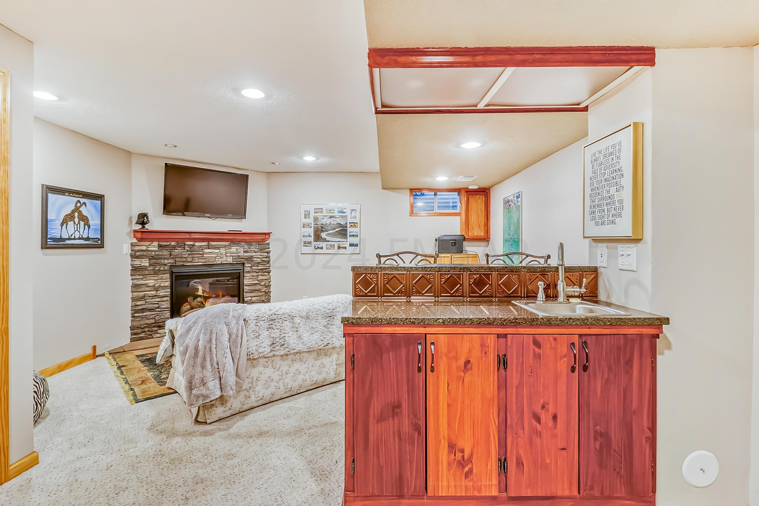 Basement Bar1_3