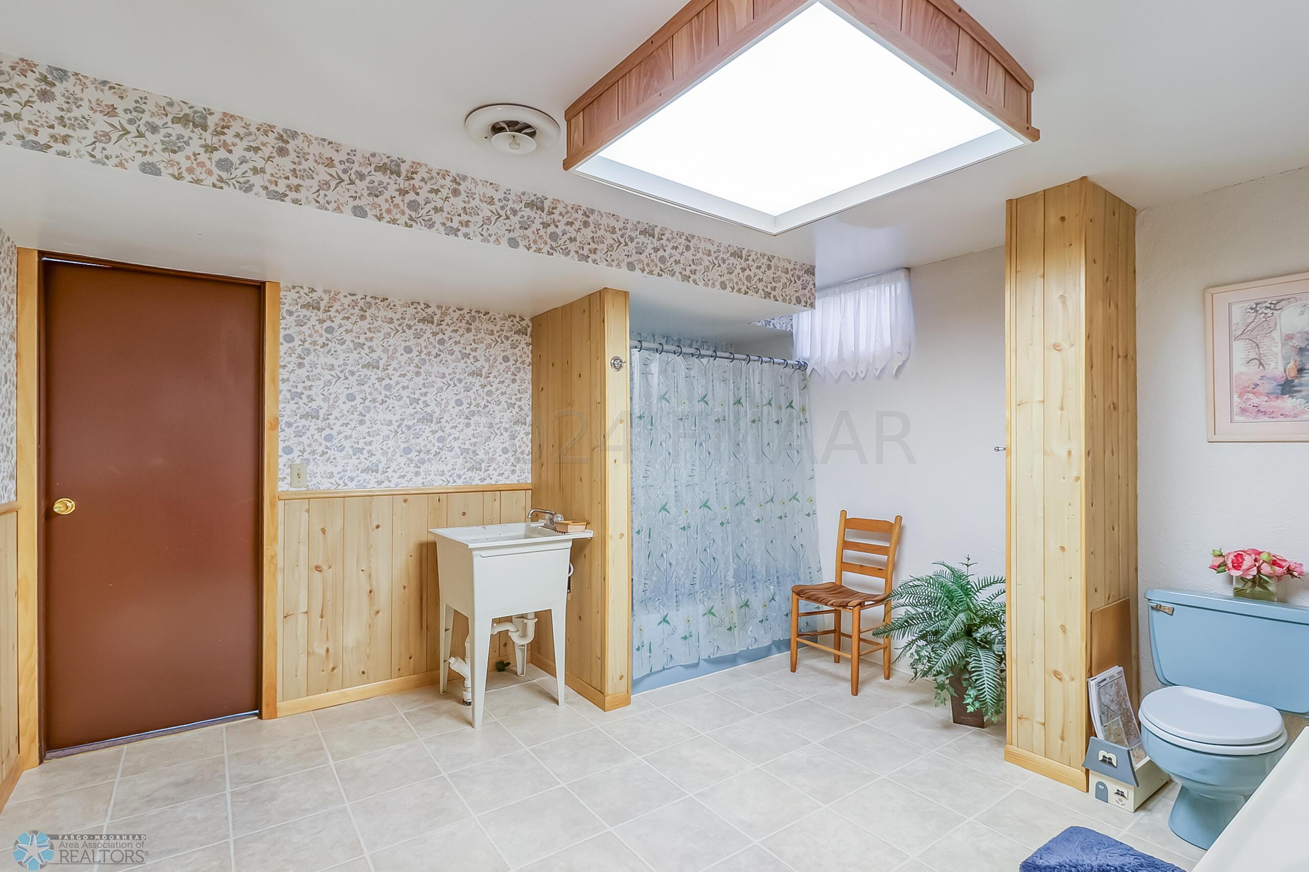 Basement Bathroom1_2