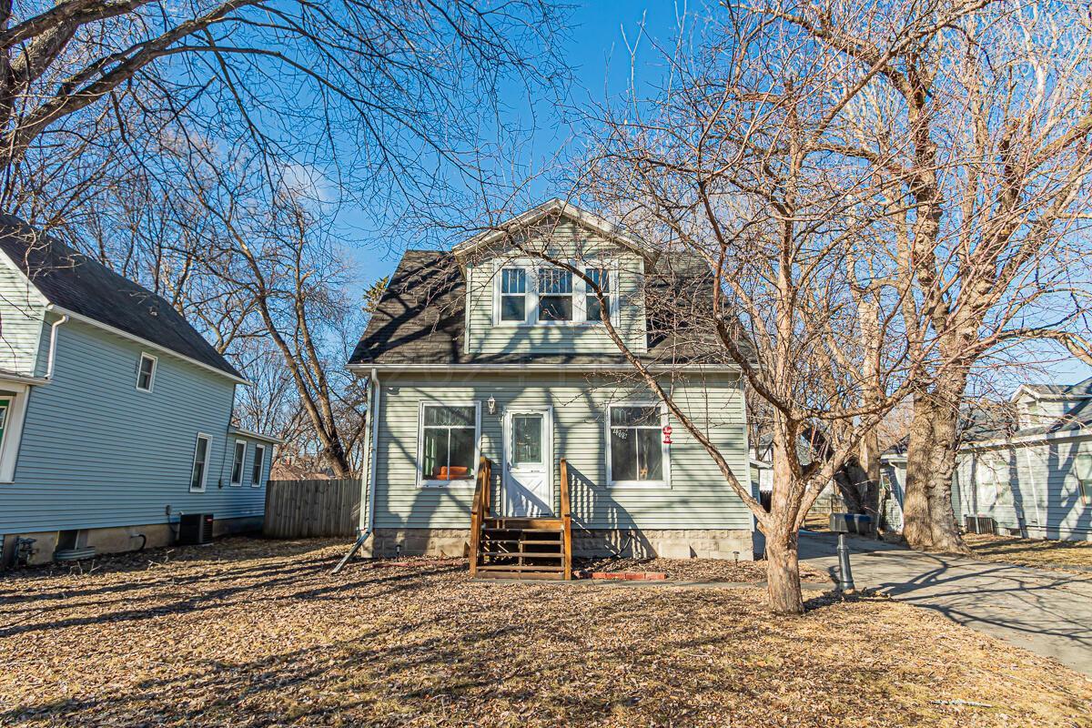 1209 10th St S, Fargo, ND 58103-39