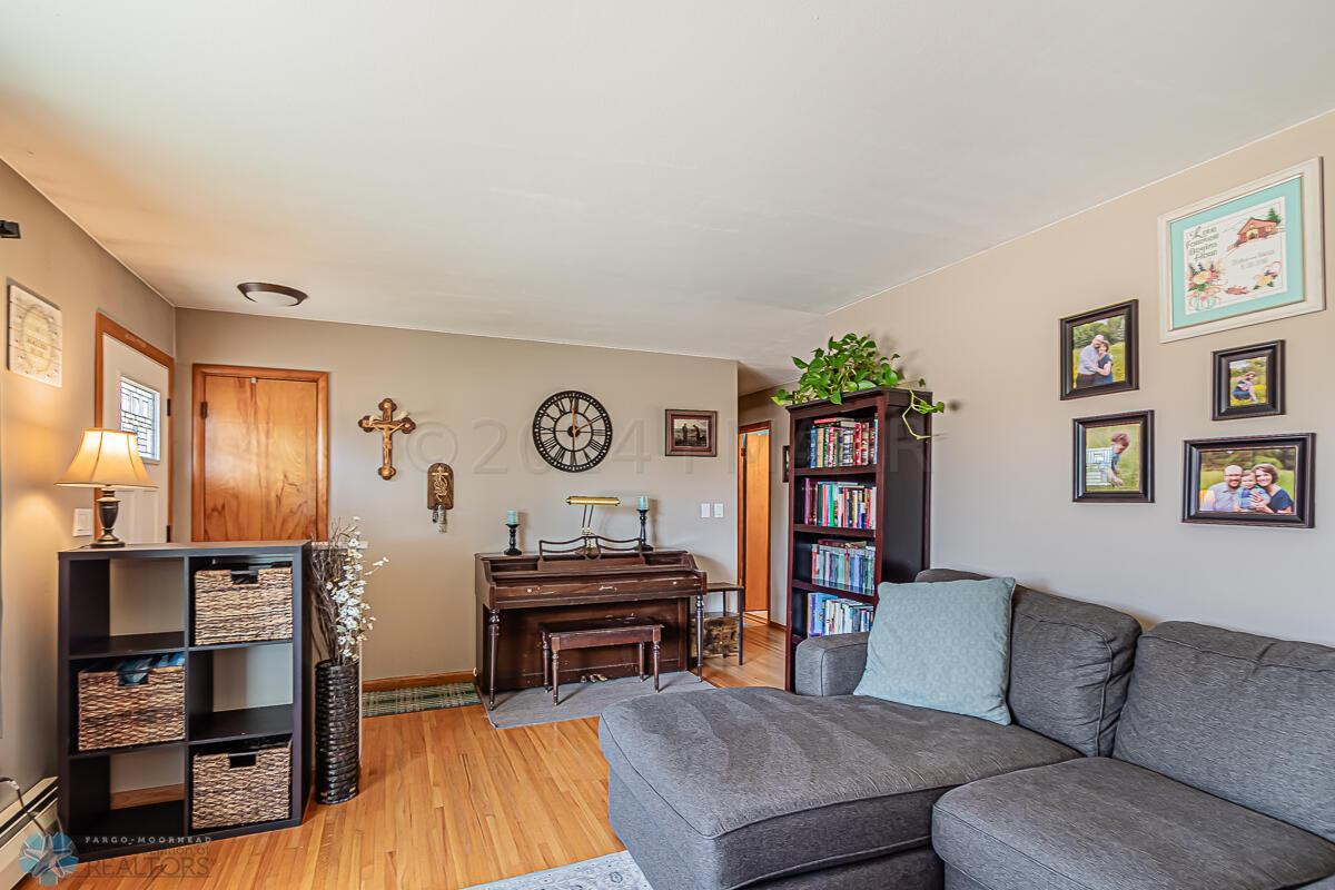 3017 9th St NFargo, ND 58102-03