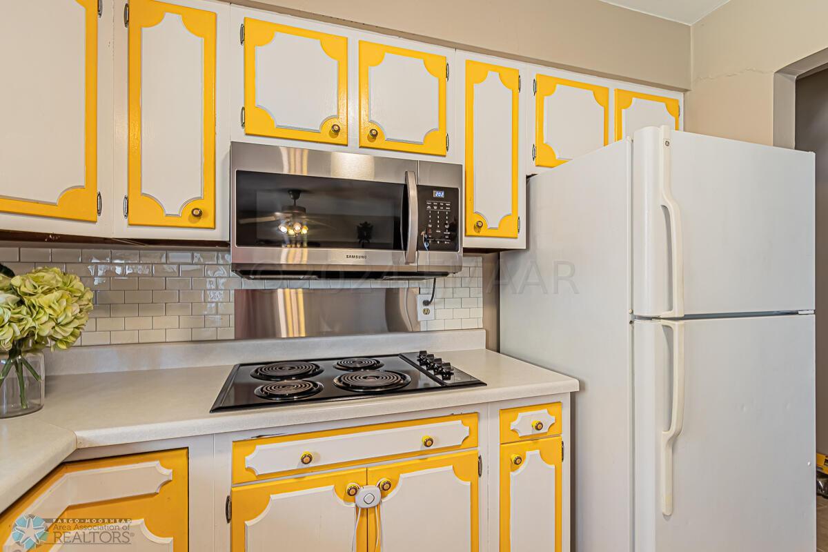 3017 9th St NFargo, ND 58102-08