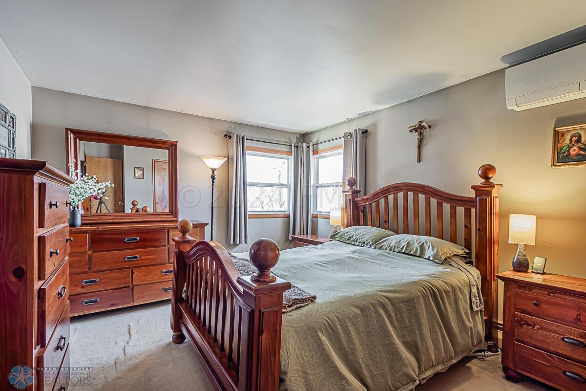 3017 9th St NFargo, ND 58102-13